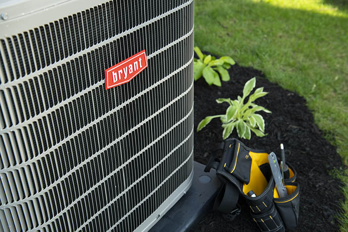 Residential air conditioner and heat pump